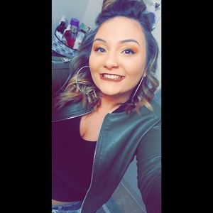 Meet your Posher, Brenna